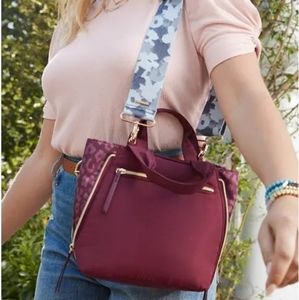 Stella & Dot Zip It Crossbody in Burgundy